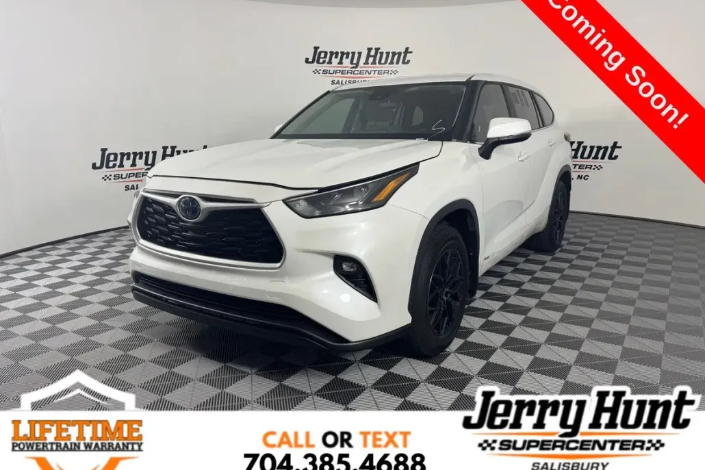 2023 Toyota Highlander Hybrid LE photo 1