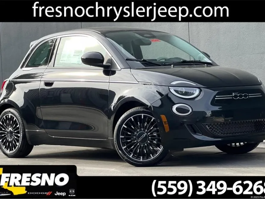 2024 Fiat 500e photo 1