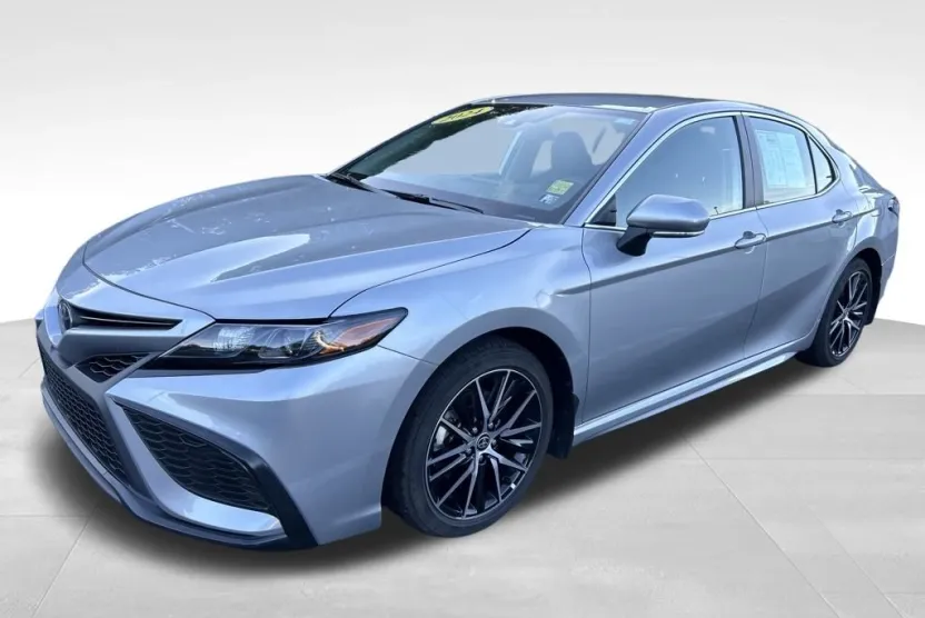 2024 Toyota Camry SE photo 1