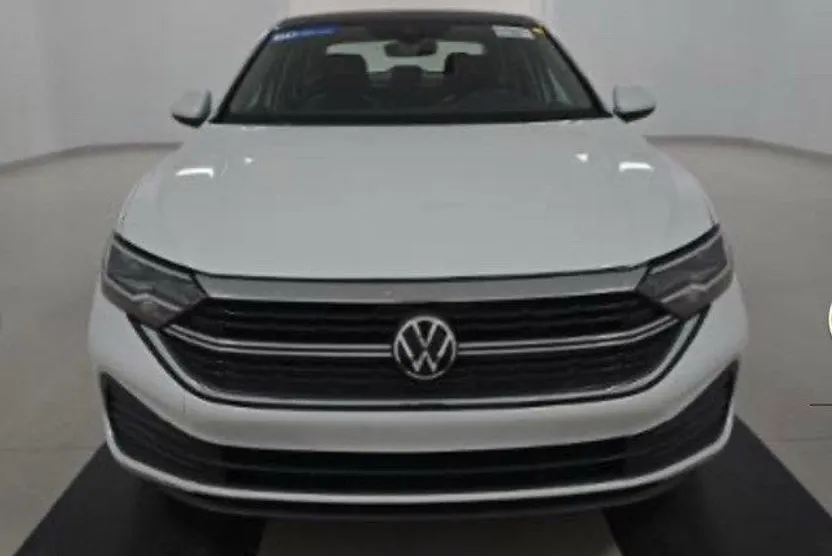 2024 Volkswagen Jetta SE photo 1