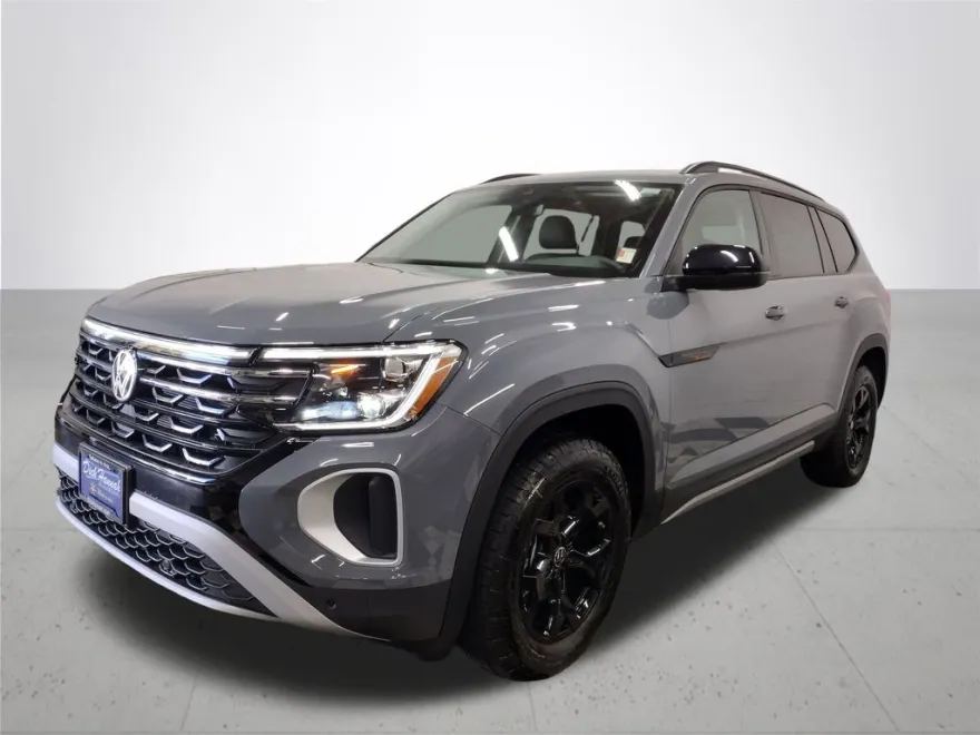 2025 Volkswagen Atlas Peak Edition SE photo 1