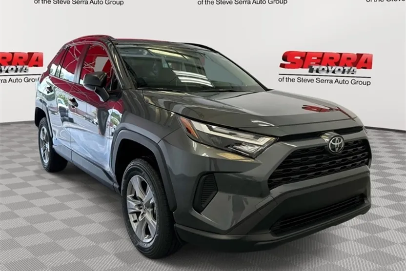 2025 Toyota RAV4 Hybrid LE photo 1