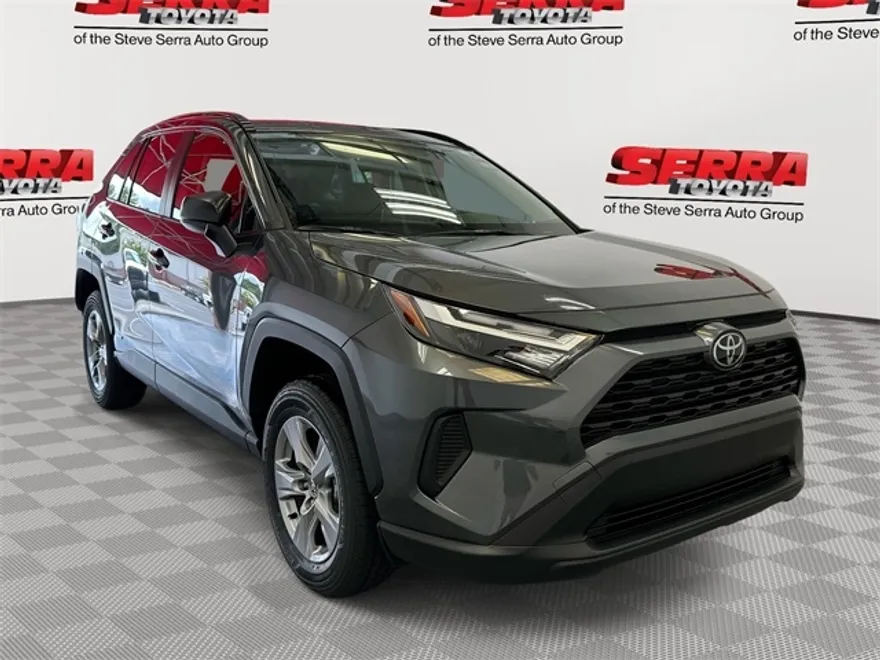2025 Toyota RAV4 Hybrid LE photo 1