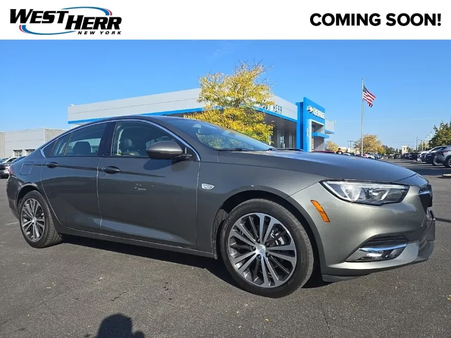 2019 Buick Regal Sportback Preferred II photo 1