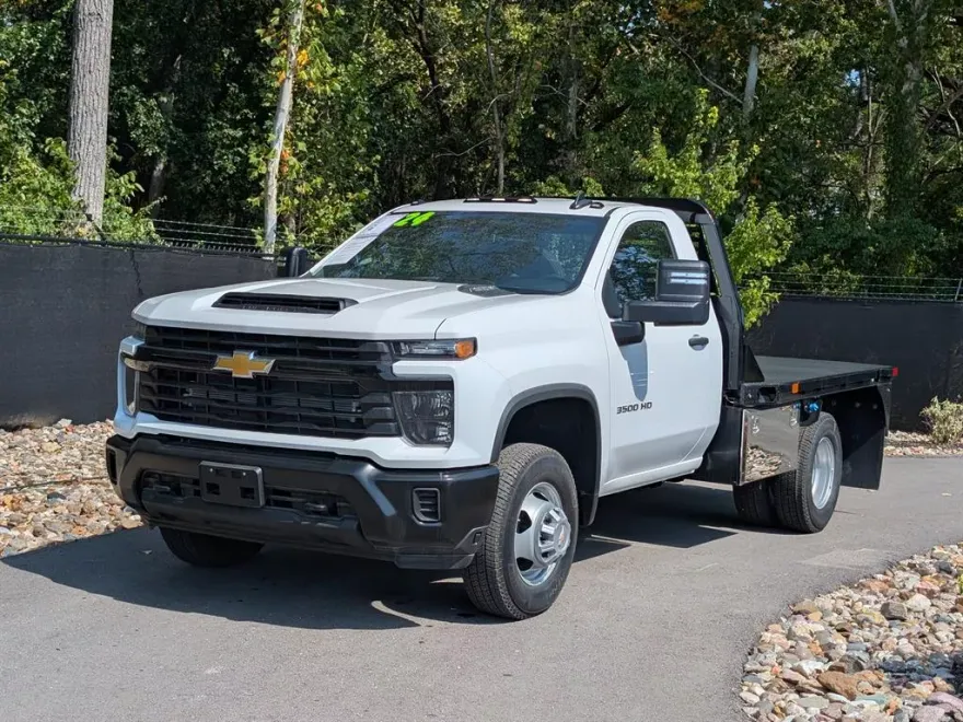 2024 Chevrolet Silverado 3500HD photo 1