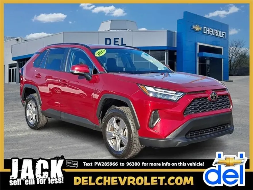 2023 Toyota RAV4 XLE photo 1