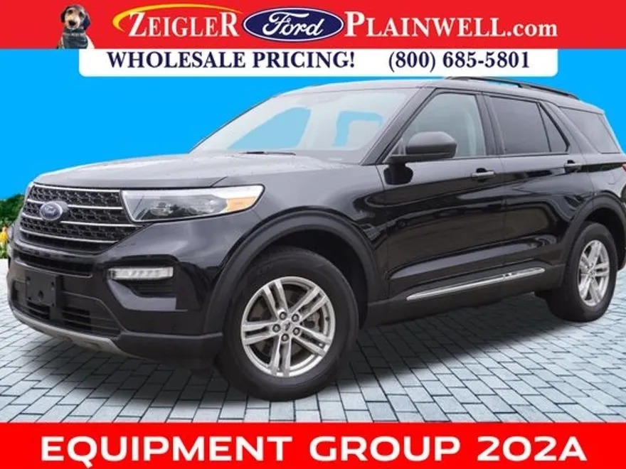 2022 Ford Explorer XLT photo 1