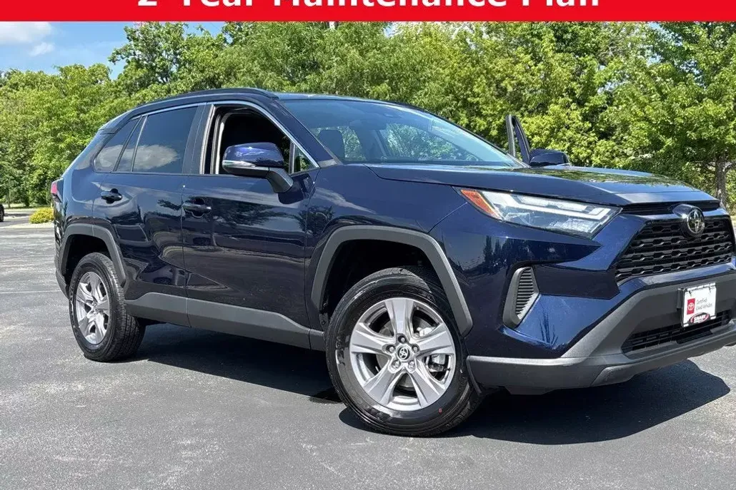 2024 Toyota RAV4 XLE photo 1