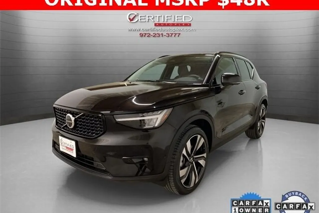 2025 Volvo XC40 Plus photo 1