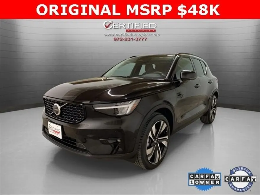 2025 Volvo XC40 Plus photo 1