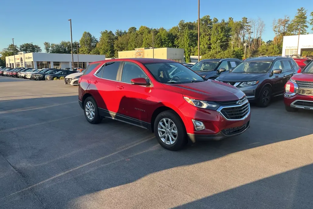 2021 Chevrolet Equinox LT photo 1