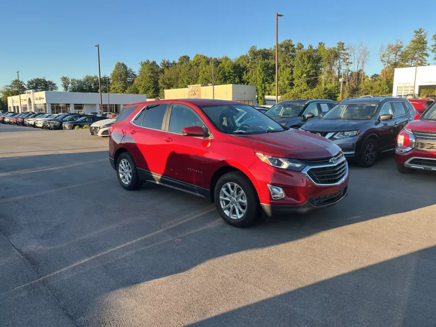 2021 Chevrolet Equinox LT photo 1