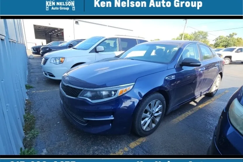 2016 Kia Optima LX photo 1
