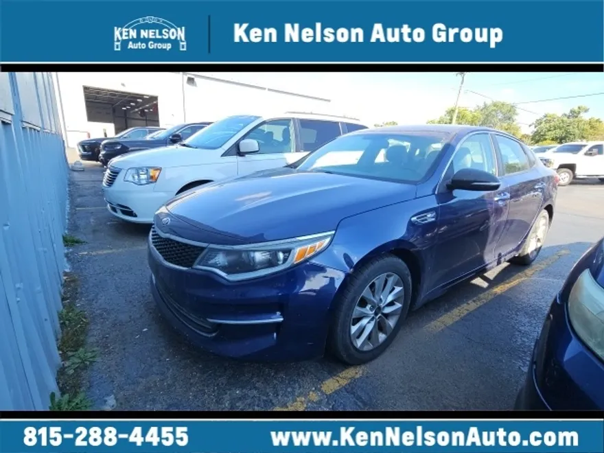 2016 Kia Optima LX photo 1