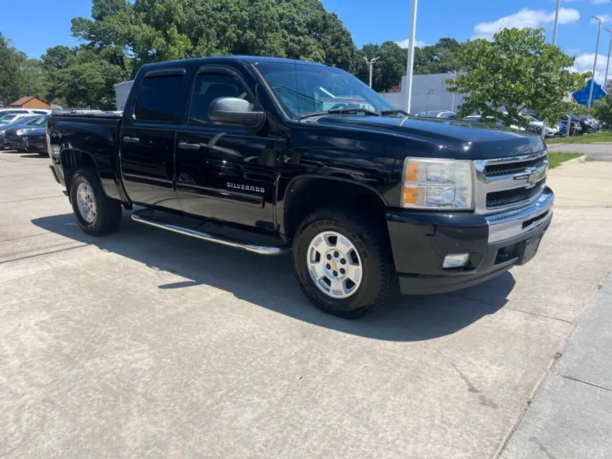 2011 Chevrolet Silverado 1500 LT photo 1