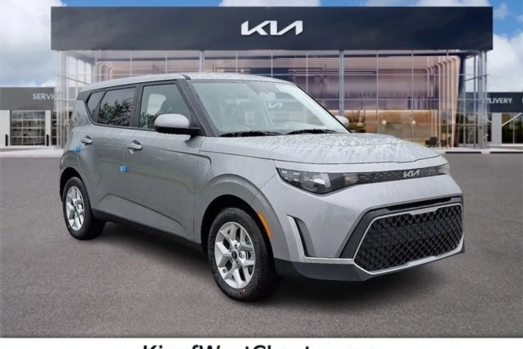 2025 Kia Soul LX photo 1