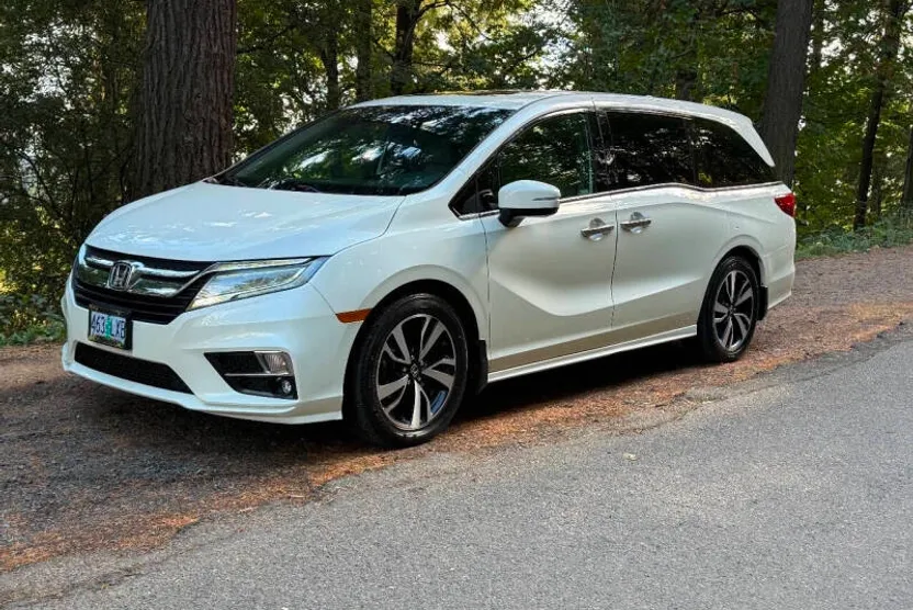 2019 Honda Odyssey Elite photo 1