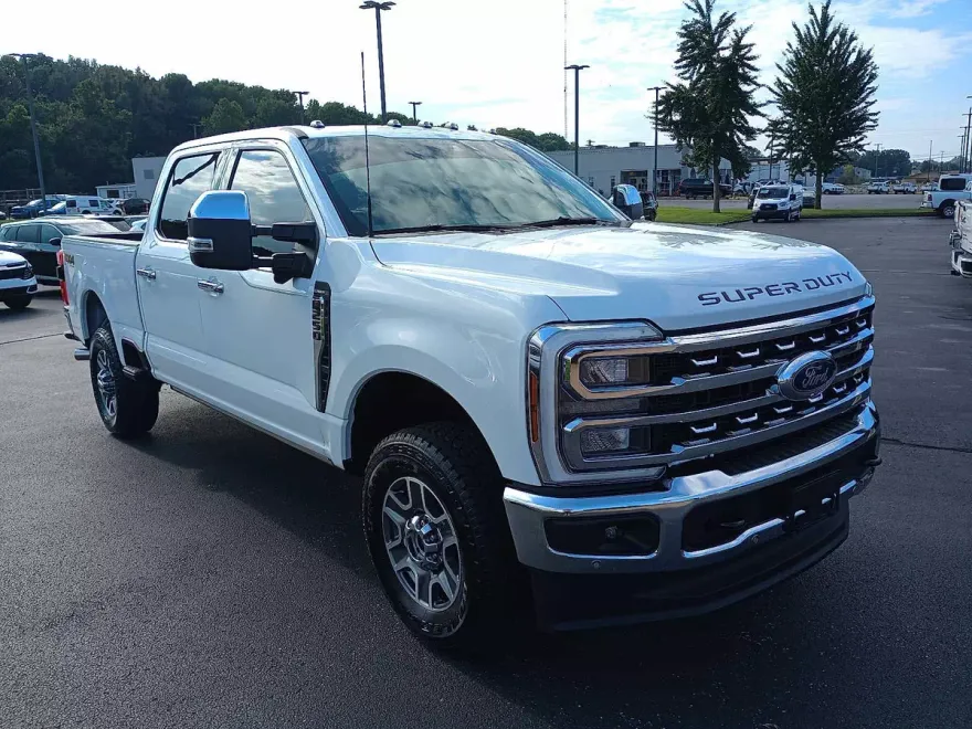 2025 Ford F-250 Lariat photo 1