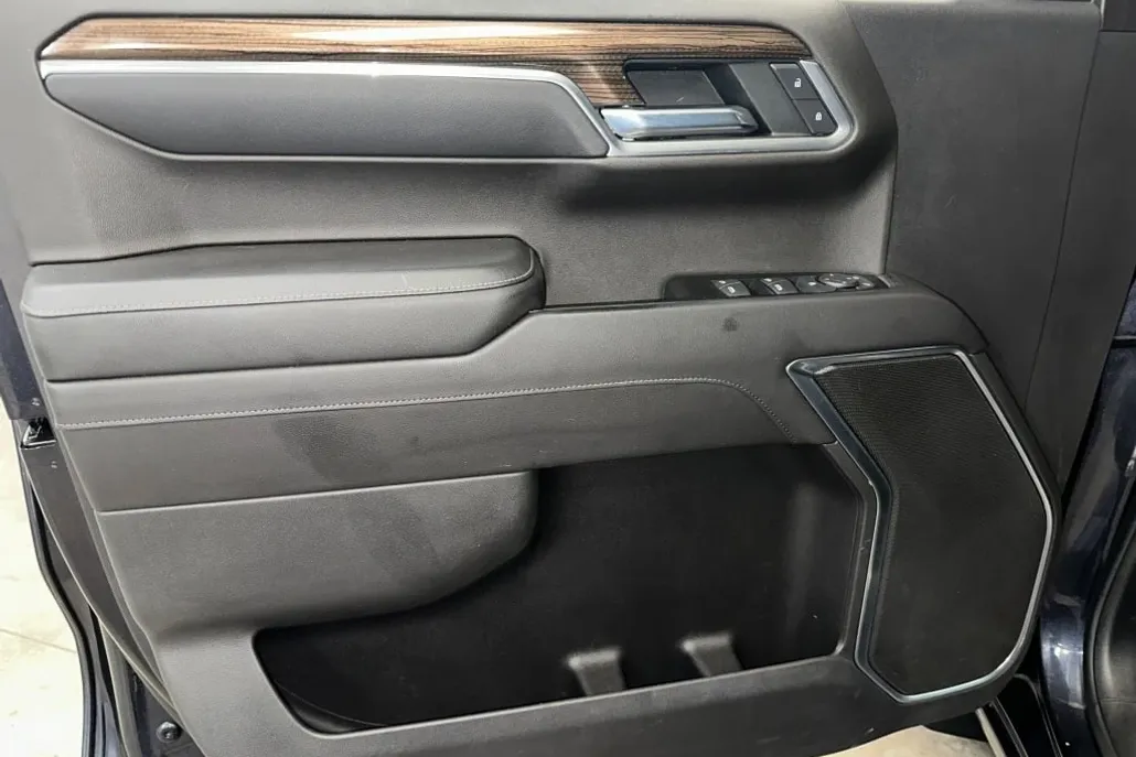 2022 Chevrolet Silverado 1500 LT photo 1