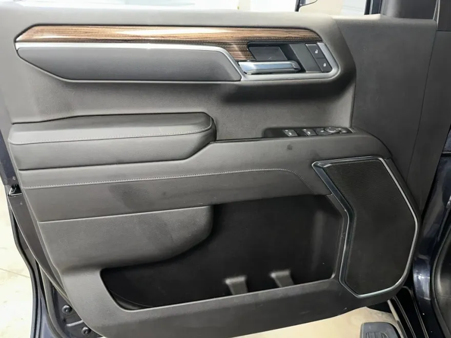 2022 Chevrolet Silverado 1500 LT photo 1