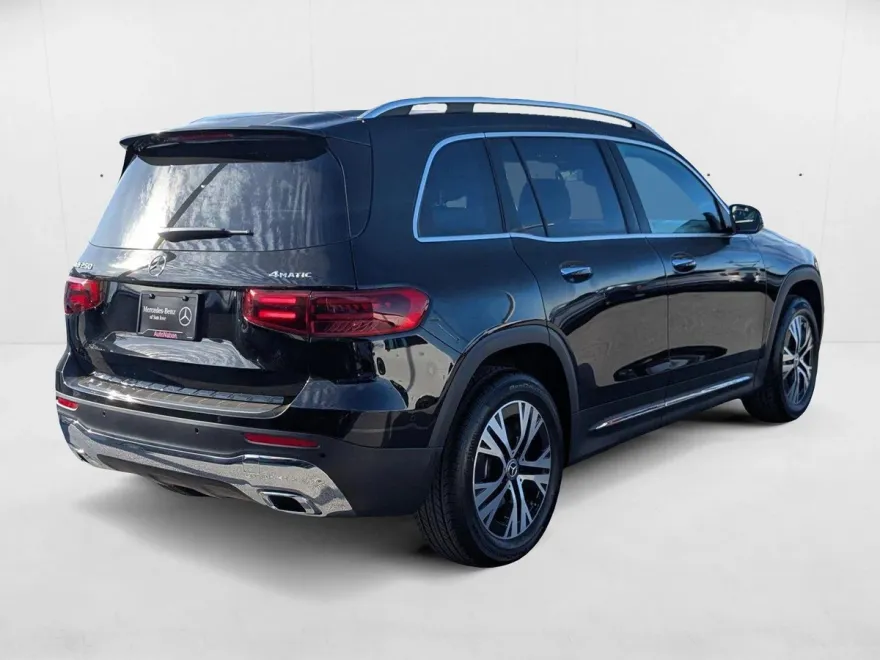2025 Mercedes Benz GLB 250 4MATIC photo 1