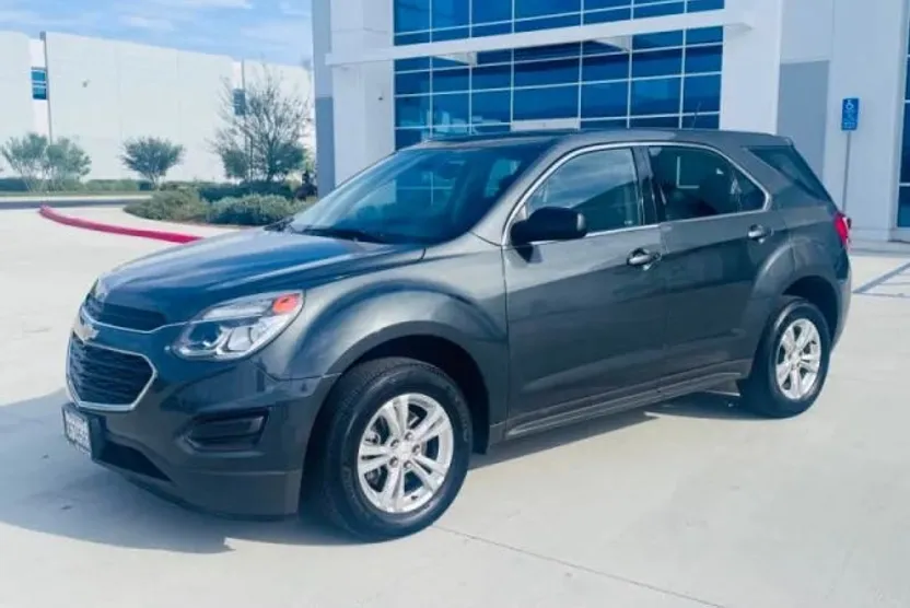 2017 Chevrolet Equinox LS photo 1