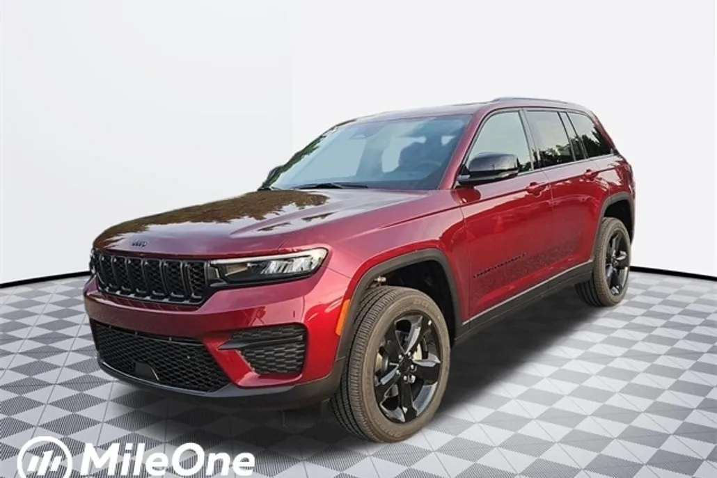 2025 Jeep Grand Cherokee Laredo Sport photo 1