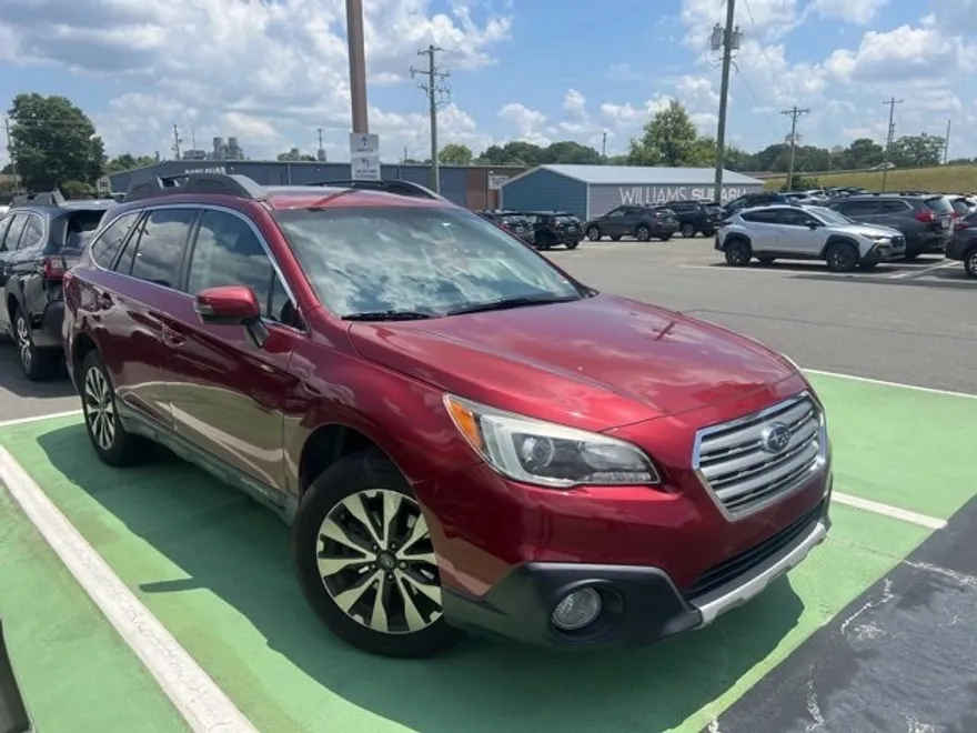 2017 Subaru Outback 2.5i Limited photo 1