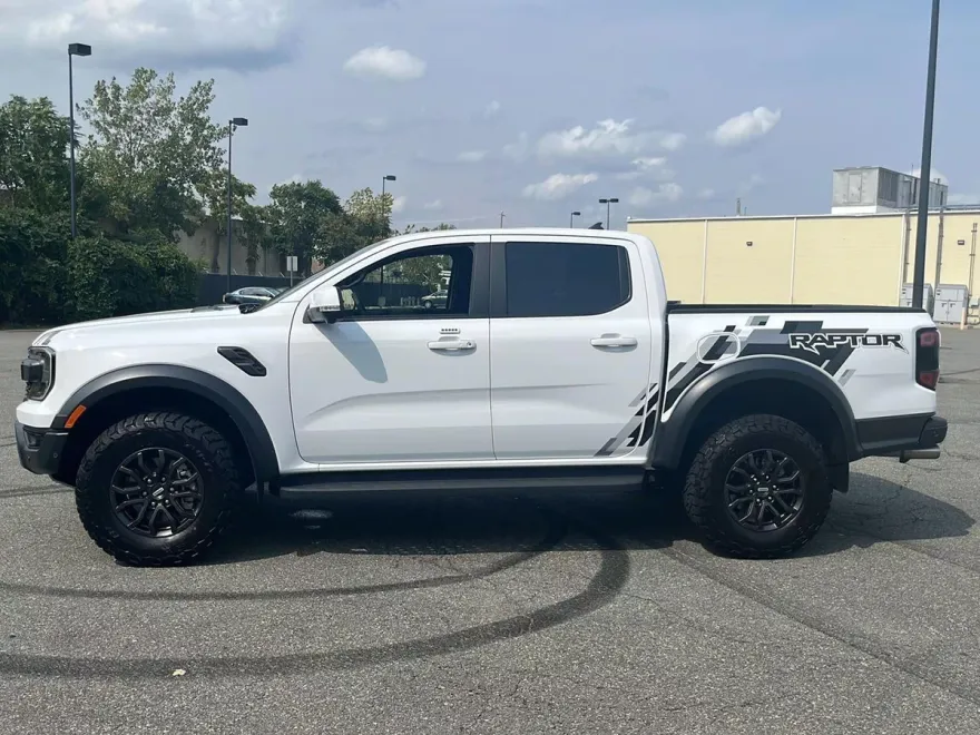2024 Ford Ranger Raptor photo 2