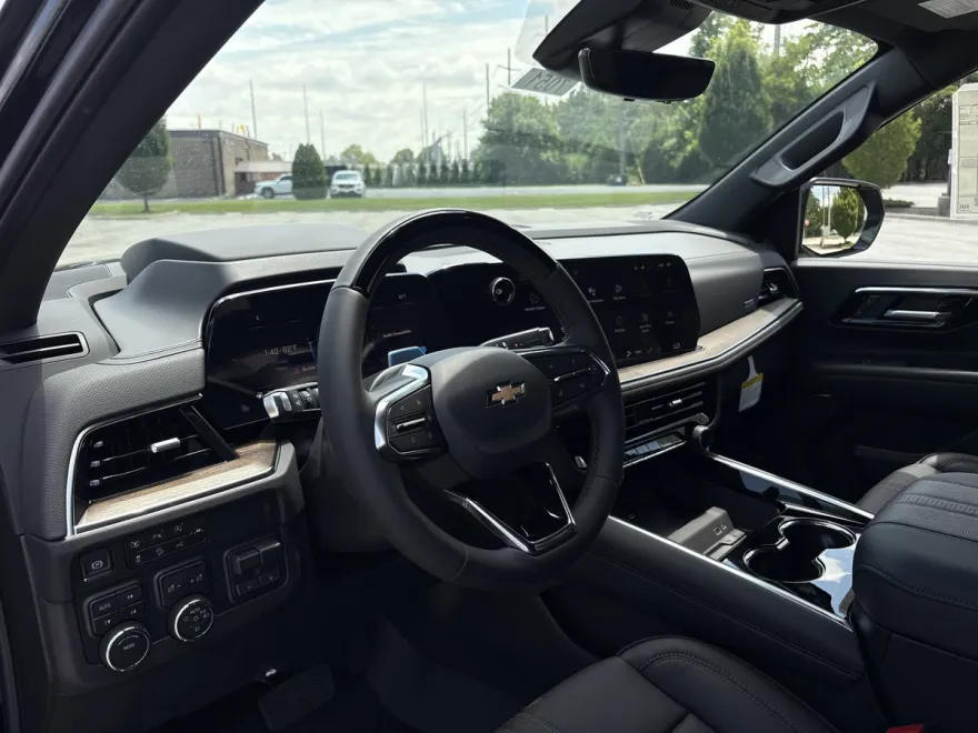 2025 Chevrolet Tahoe High Country photo 1