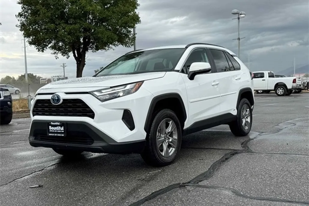 2023 Toyota RAV4 Hybrid LE photo 1