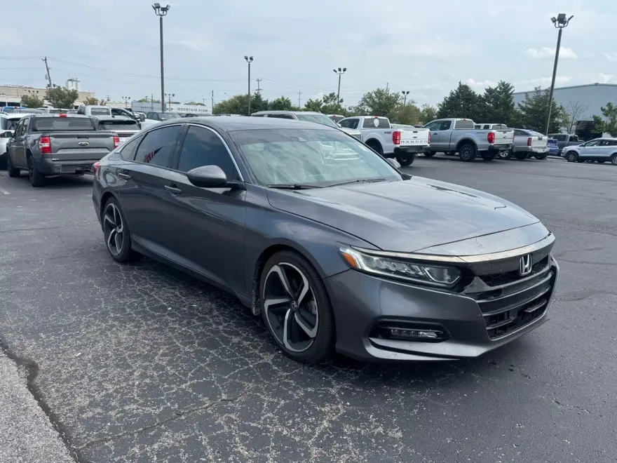 2018 Honda Accord Sport photo 1