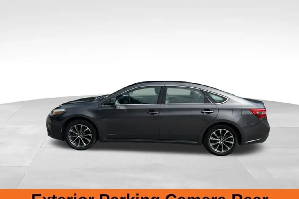 2016 Toyota Avalon Hybrid XLE Plus photo 1