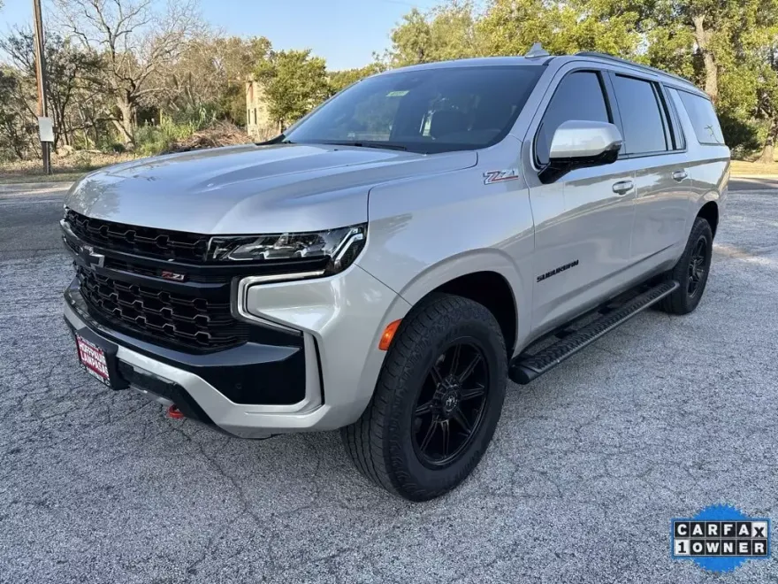 2024 Chevrolet Suburban Z71 photo 1