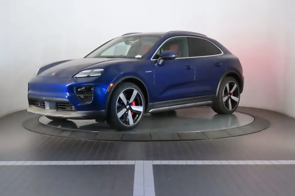 2025 Porsche Macan Electric photo 1