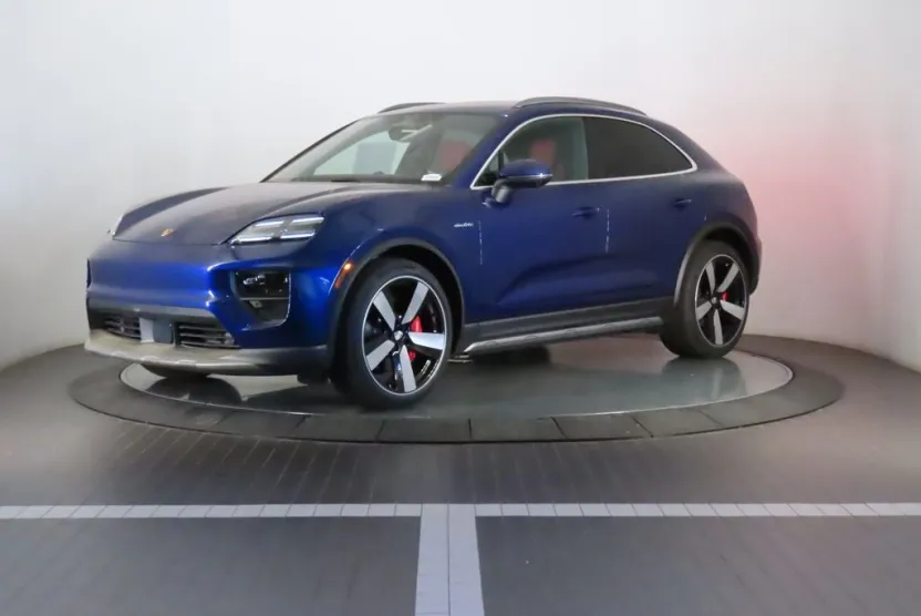2025 Porsche Macan Electric photo 1