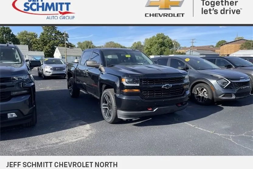 2018 Chevrolet Silverado 1500 Custom photo 1