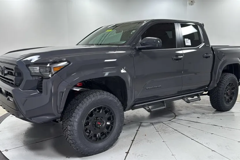 2025 Toyota Tacoma SR5 Double Cab photo 1
