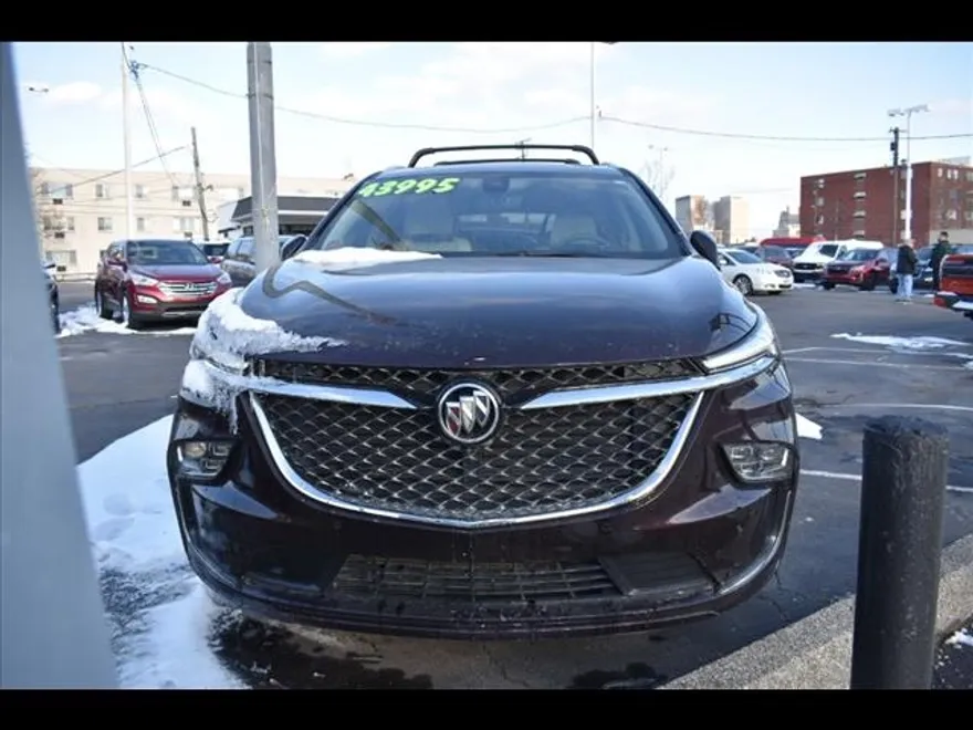 2023 Buick Enclave Avenir photo 2