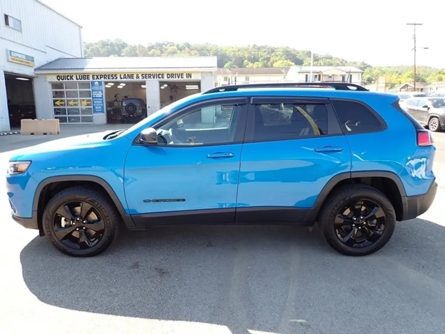 2023 Jeep Cherokee Altitude photo 1