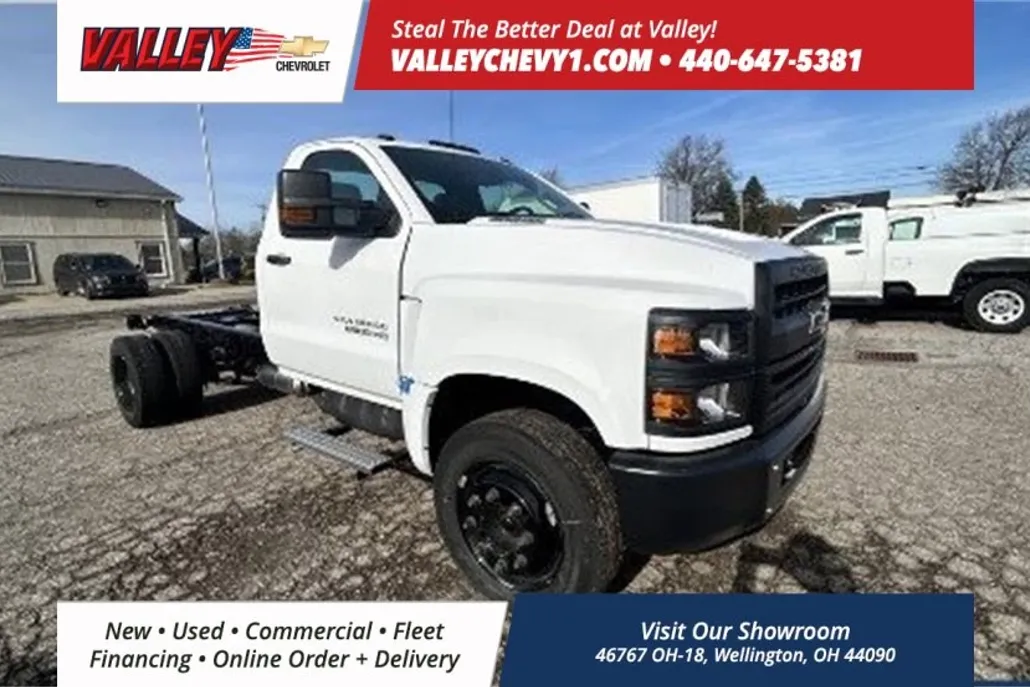 2024 Chevrolet Silverado 5500HD Work Truck photo 1