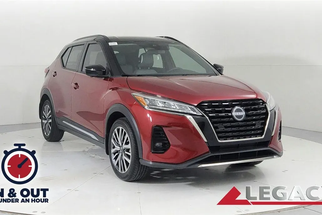 2023 Nissan Kicks SR photo 1