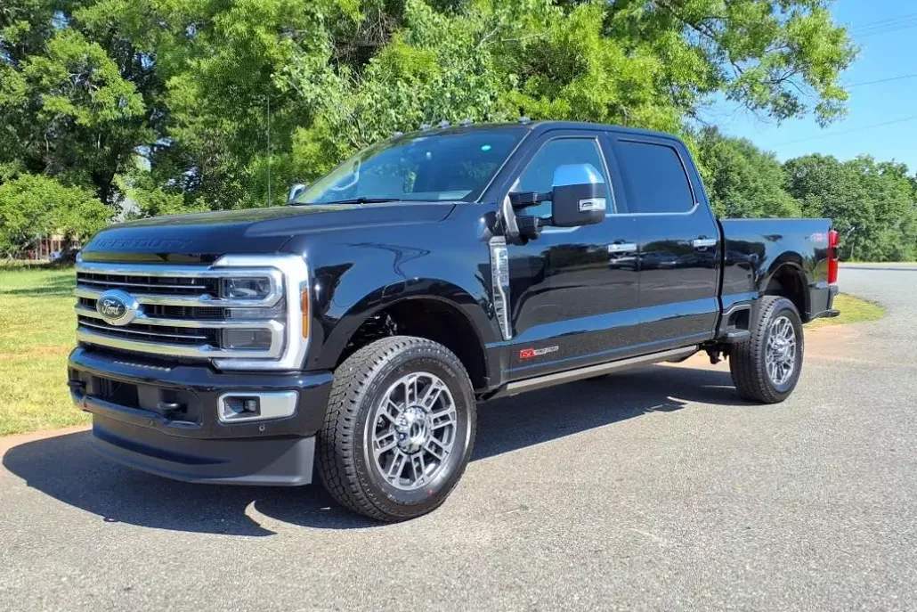 2025 Ford F-250 Platinum photo 1