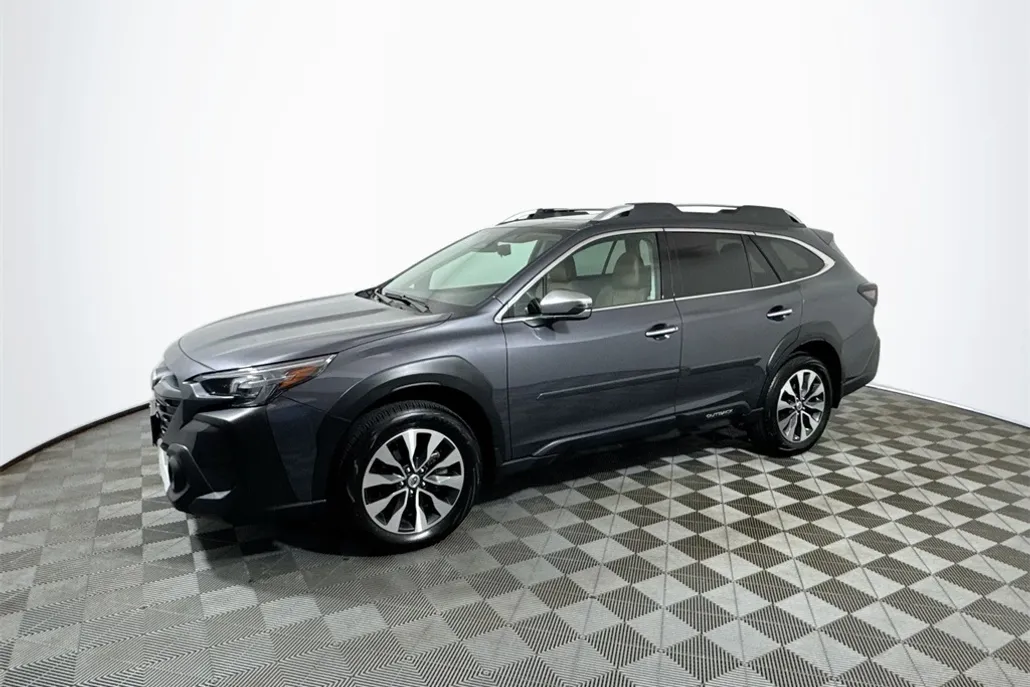 2024 Subaru Outback Touring XT photo 1