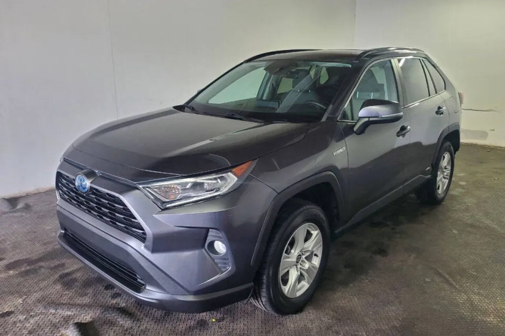 2021 Toyota RAV4 Hybrid XLE photo 1