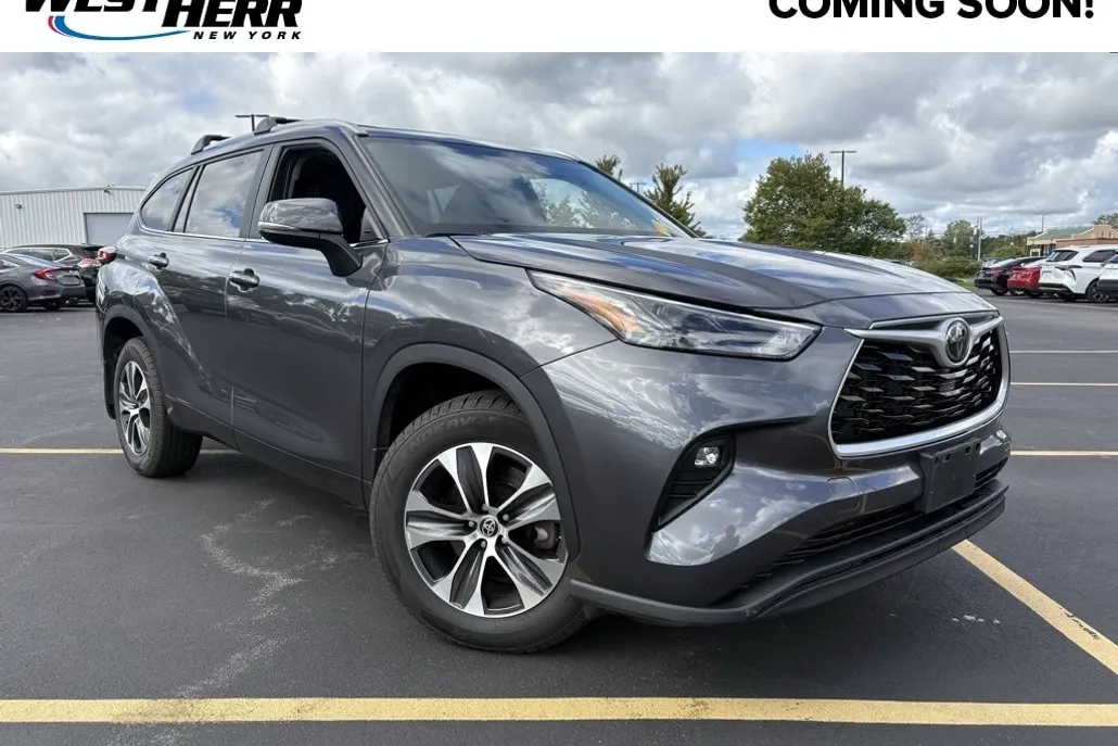 2023 Toyota Highlander L photo 1