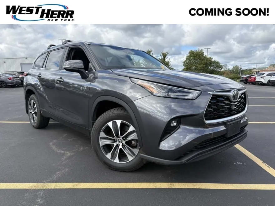 2023 Toyota Highlander L photo 1