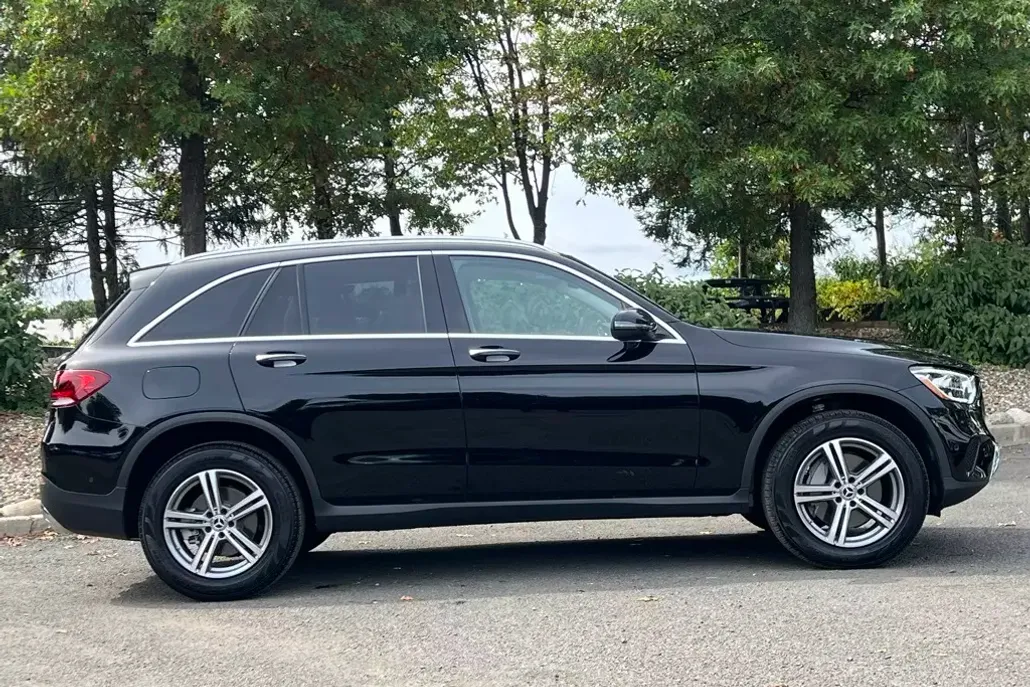 2022 Mercedes Benz GLC 300 4MATIC photo 1