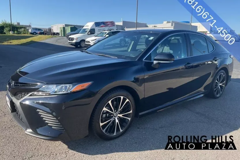 2018 Toyota Camry SE XLE photo 1