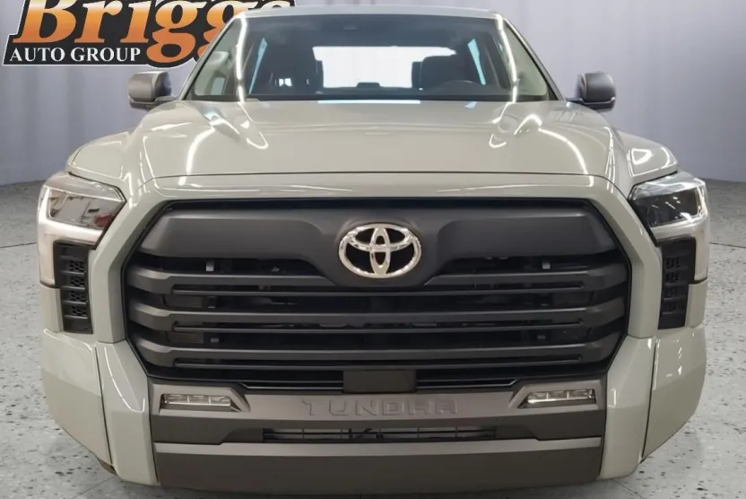 2024 Toyota Tundra SR5 photo 1